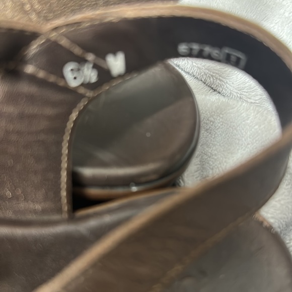 Munro gold strappy leather sandals size 6.5 W - Picture 4 of 7